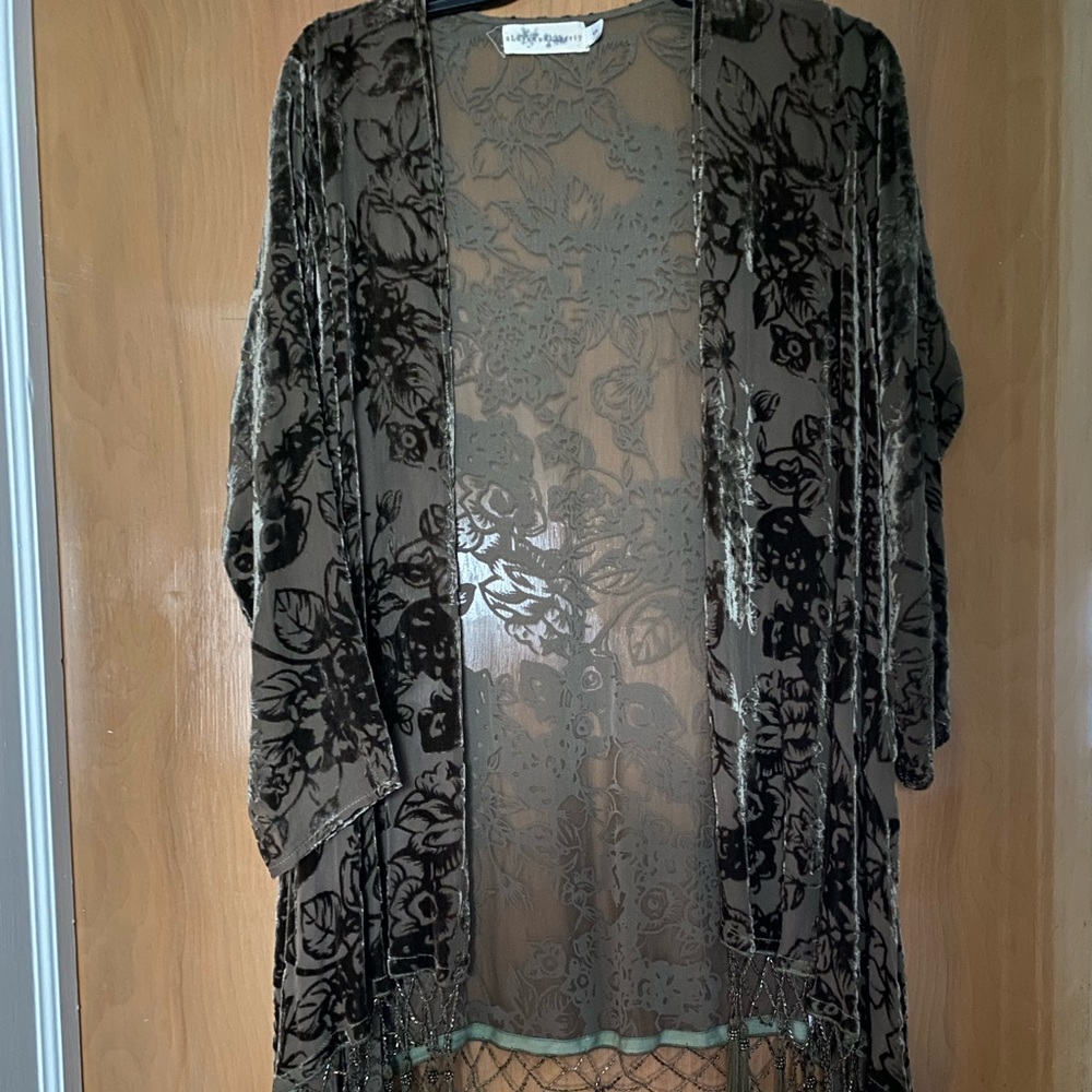 Very pretty cardigan !